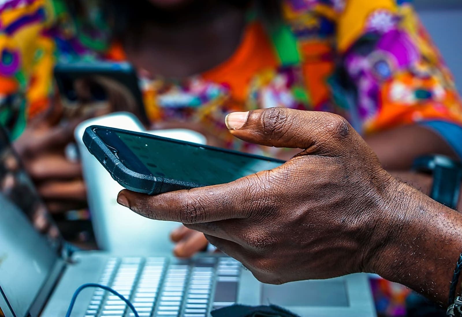 How to Choose a Reliable Budget Smartphone for Work and School in Nigeria