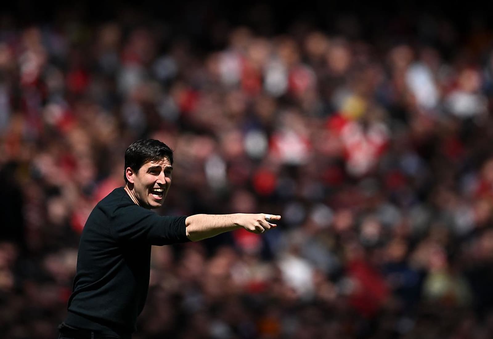 "Iraola Is..." - Journalist Provides Major Update on Future of Chelsea Managerial Target featured image