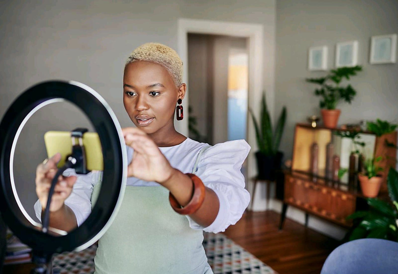 Social Media Influencers in Nigeria: How They Make Money in 2026