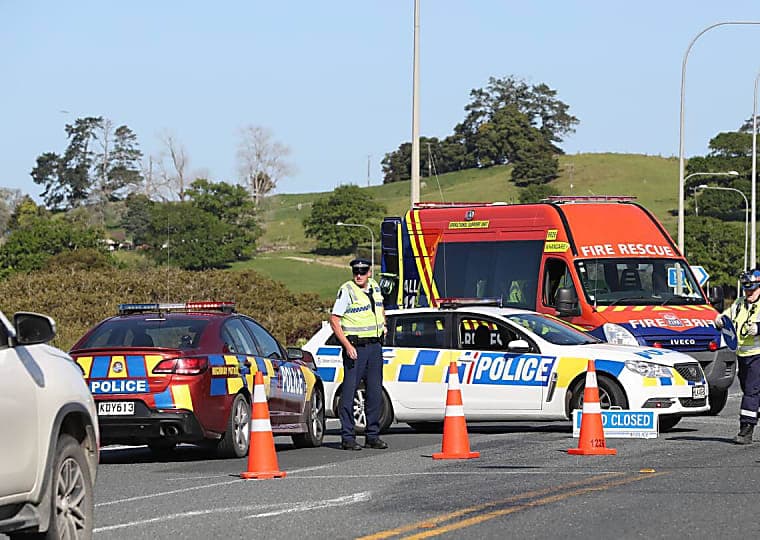 Waikato Expressway SH1 closed southbound from Te Kauwhata after serious crash